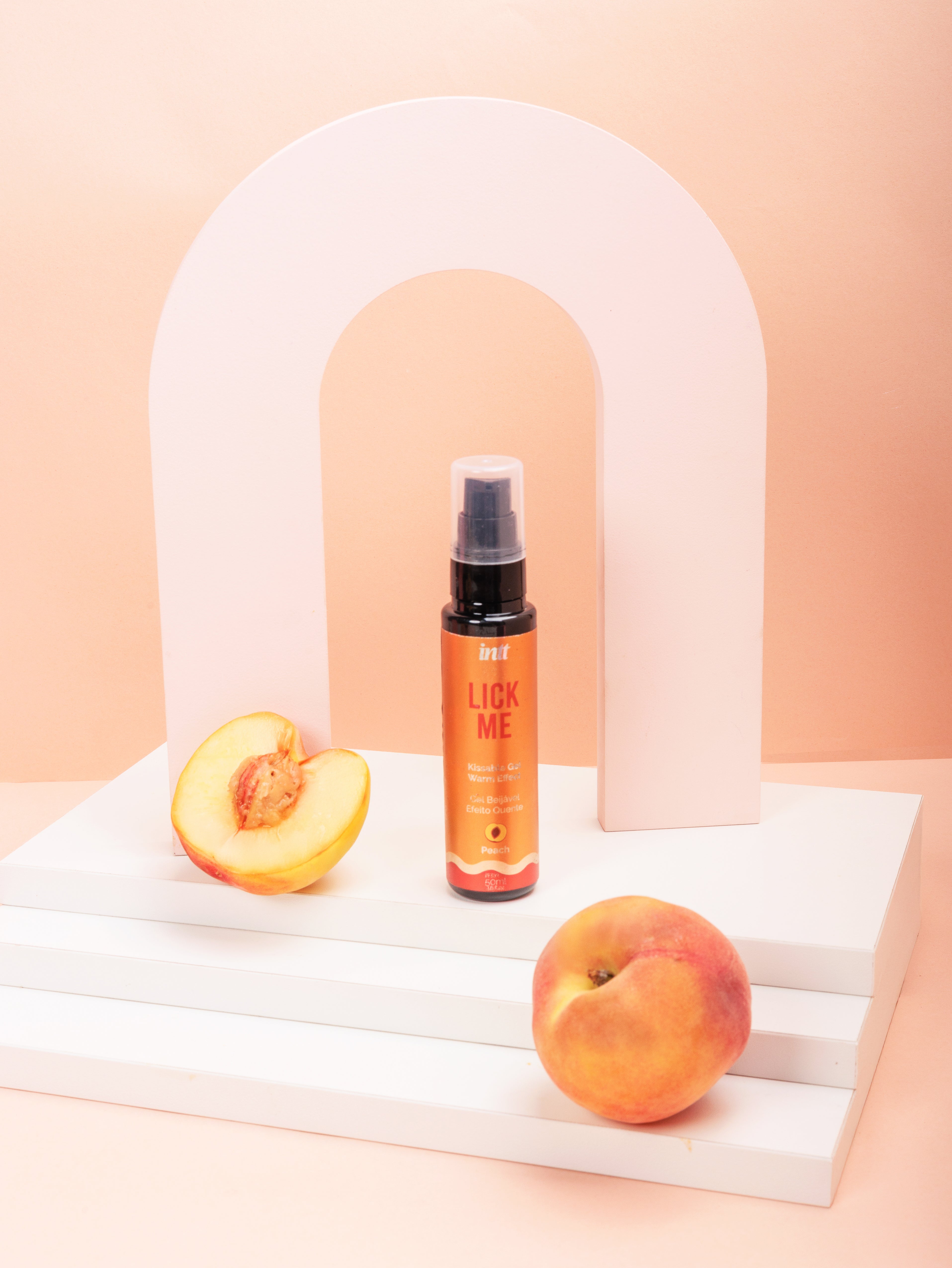intt-lick-me-peach-k-ssbares-oral-gel-mit-pfirsich-und-w-rmeeffekt image 2