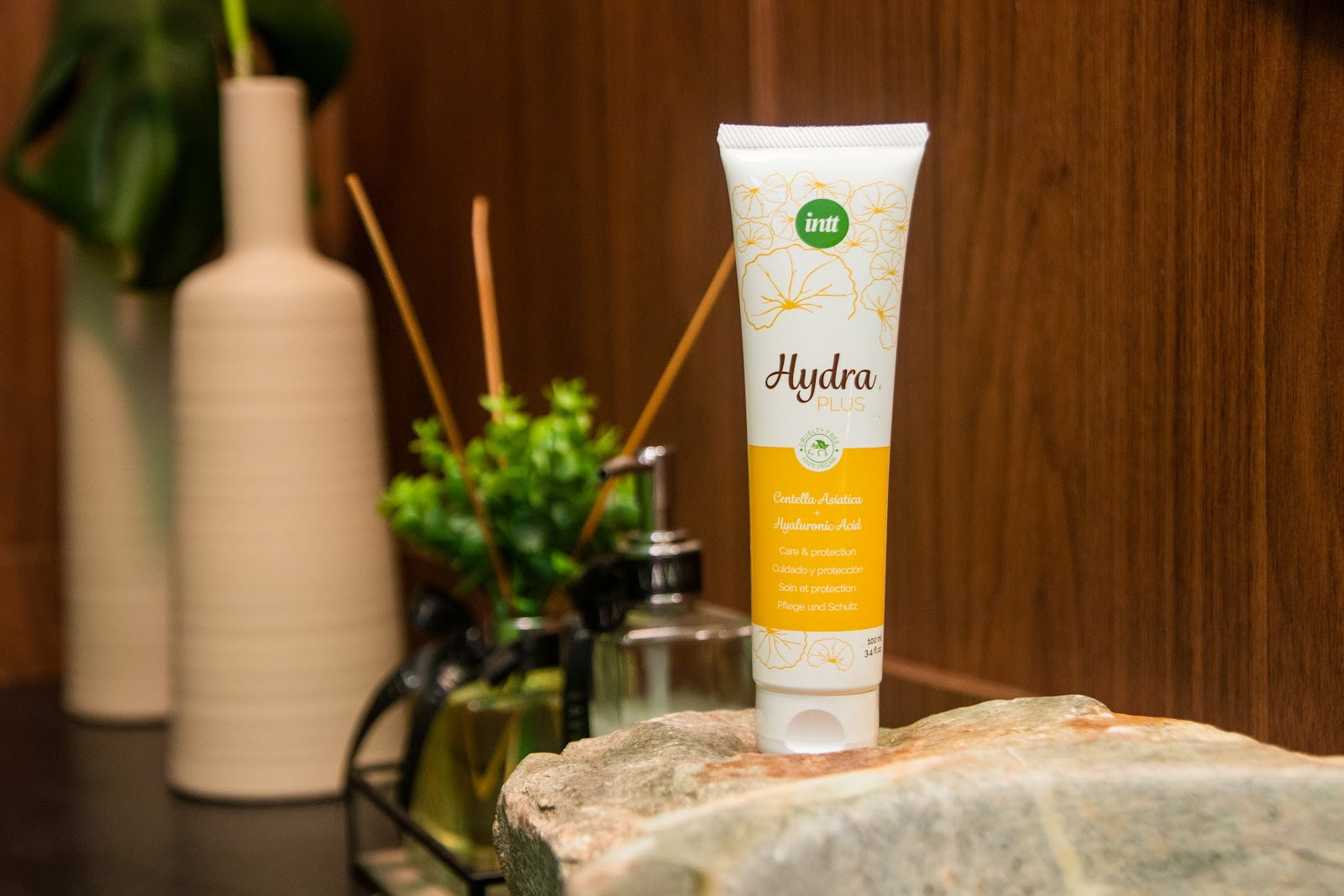 intt-hydra-plus-vegan-lubricant-feuchtigkeitsspendendes-gleitgel image 4