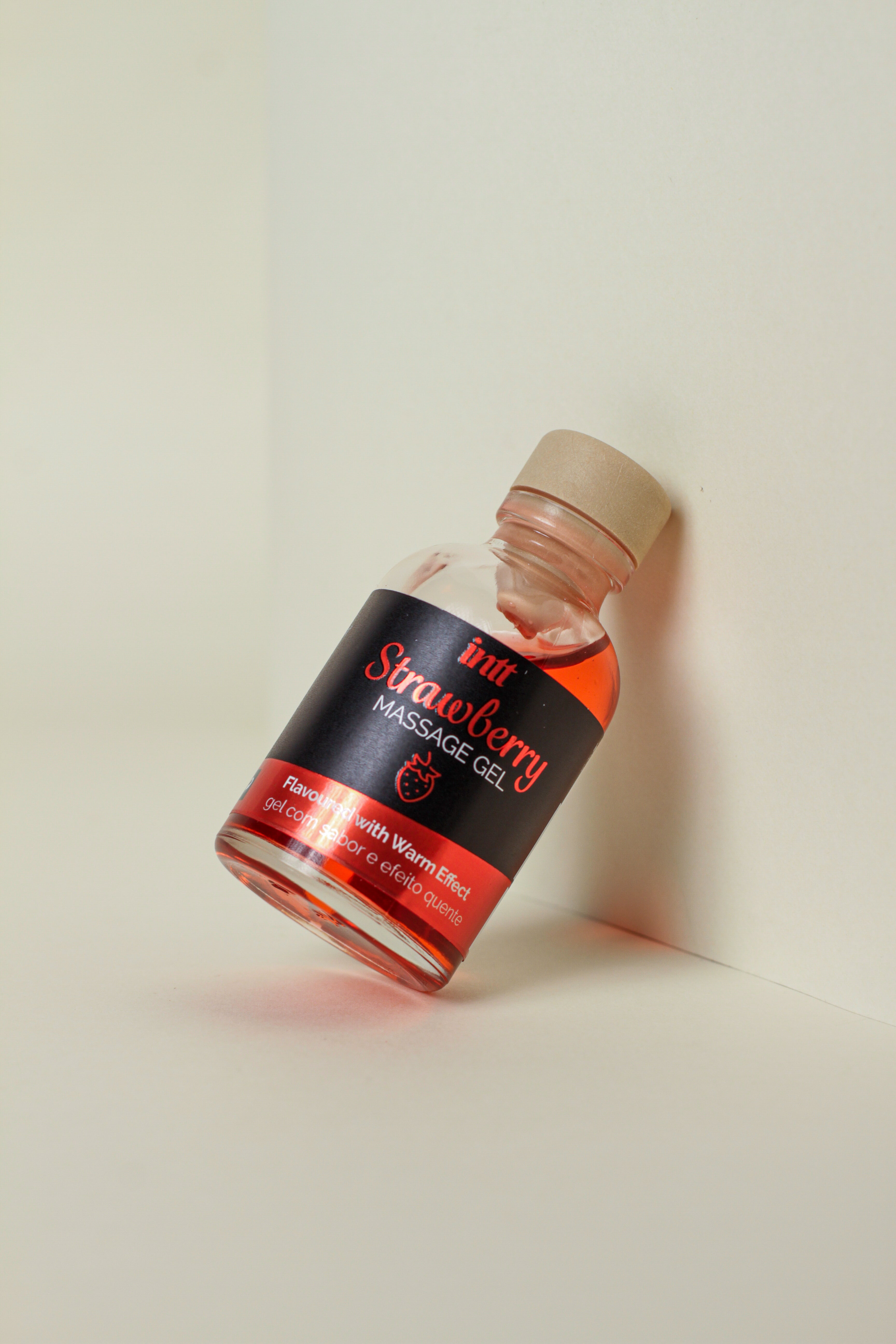 intt-strawberry-massage-gel-erdbeer-massagegel image 4